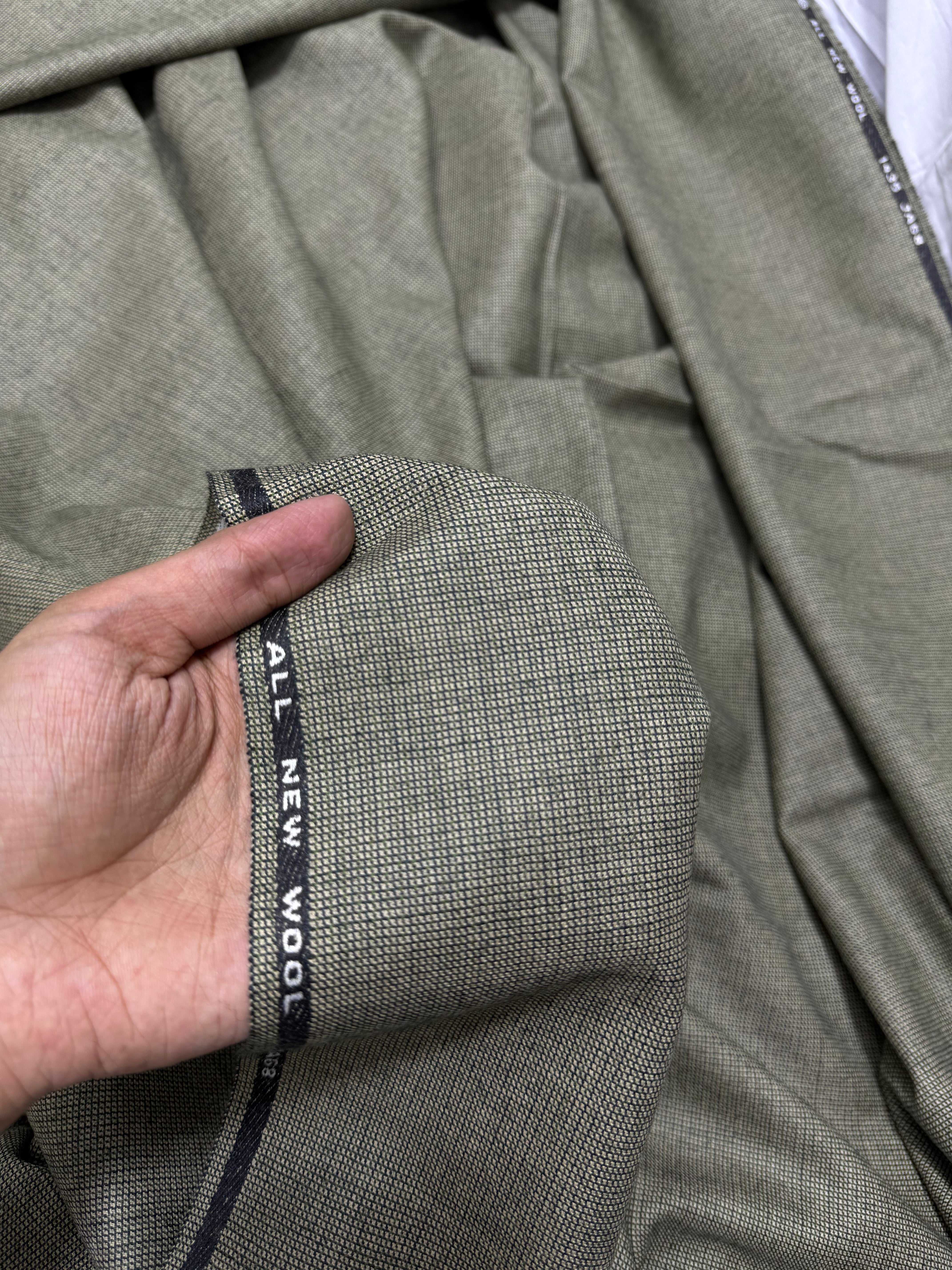 Luxury Worsted Wool Coats 32